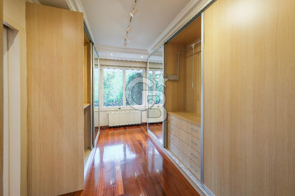 Ortaköy Ekerler Sitesi Yenilenmiş Kiralık 7+1 Bahçe Dubleks 