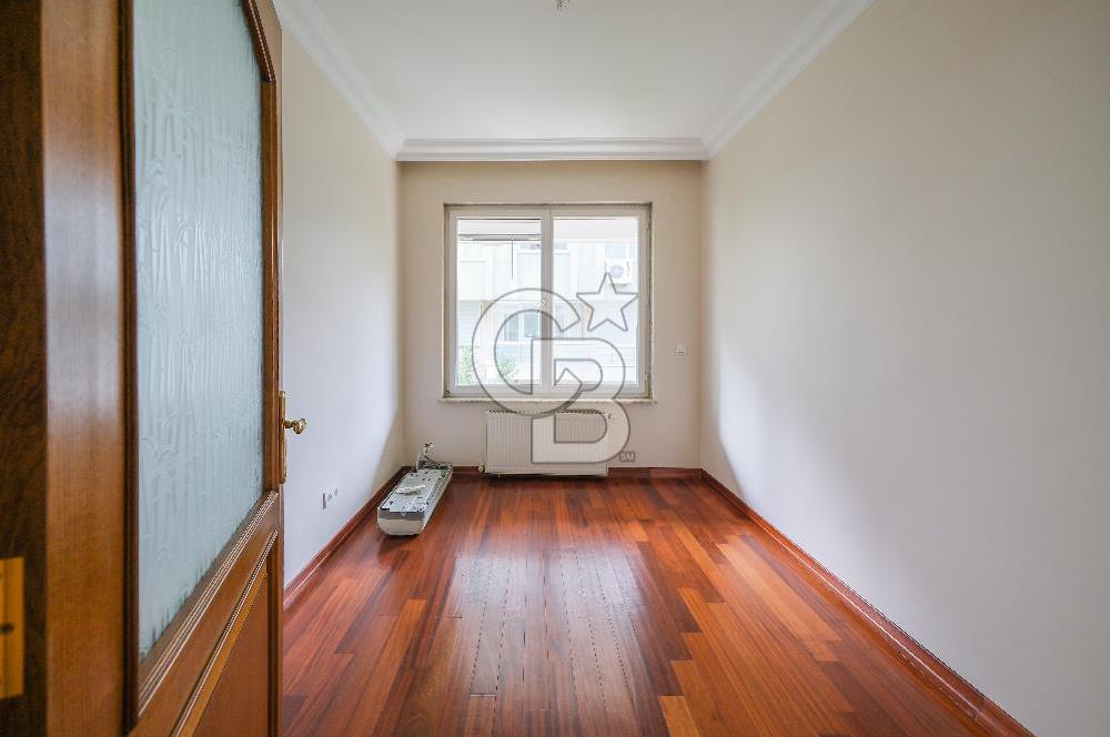 Ortaköy Ekerler Sitesi Yenilenmiş Kiralık 7+1 Bahçe Dubleks 