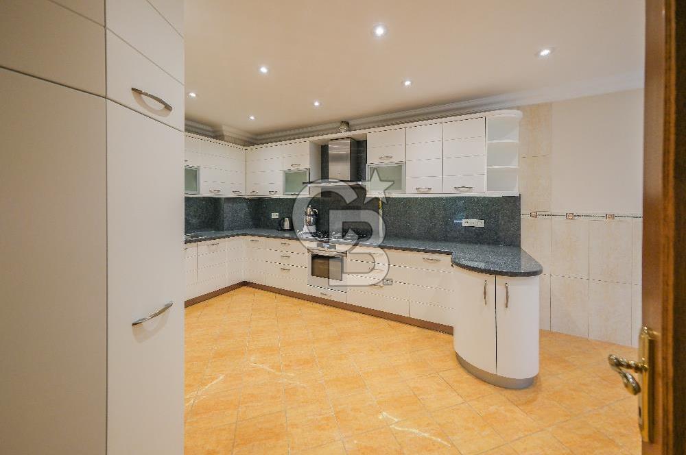 Ortaköy Ekerler Sitesi Yenilenmiş Kiralık 7+1 Bahçe Dubleks 