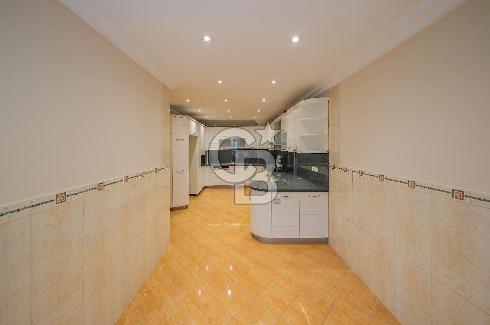 Ortaköy Ekerler Sitesi Yenilenmiş Kiralık 7+1 Bahçe Dubleks 