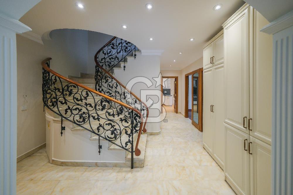 Ortaköy Ekerler Sitesi Yenilenmiş Kiralık 7+1 Bahçe Dubleks 