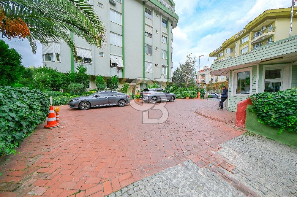 Ortaköy Ekerler Sitesi Yenilenmiş Kiralık 7+1 Bahçe Dubleks 