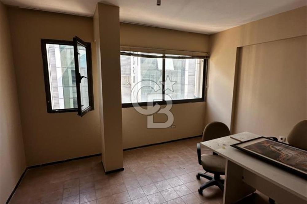 KARŞIYAKA ESHOT SOKAĞI'NDA SATILIK OFİS & BÜRO