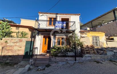 Ayvalık'ta Satılık Deniz Manzaralı Rum Evi