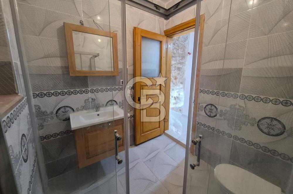 Ayvalık'ta Satılık Deniz Manzaralı Rum Evi