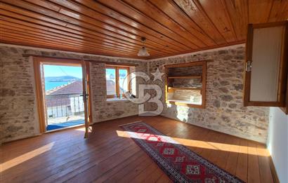 Ayvalık'ta Satılık Deniz Manzaralı Rum Evi