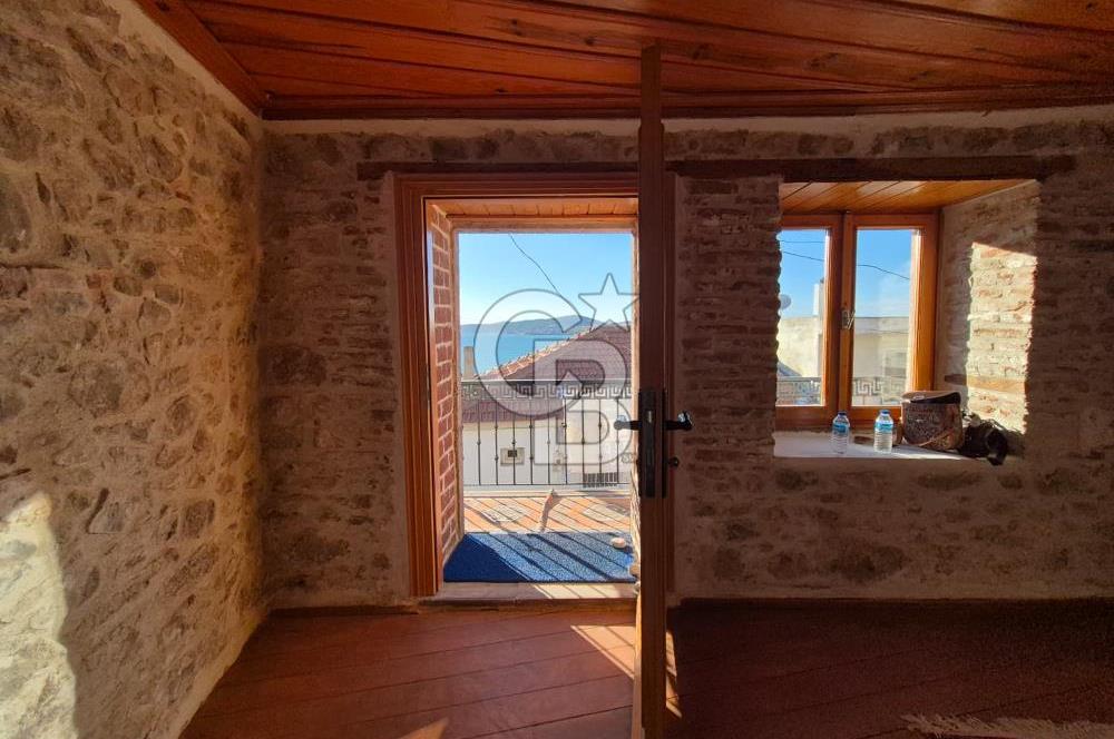 Ayvalık'ta Satılık Deniz Manzaralı Rum Evi