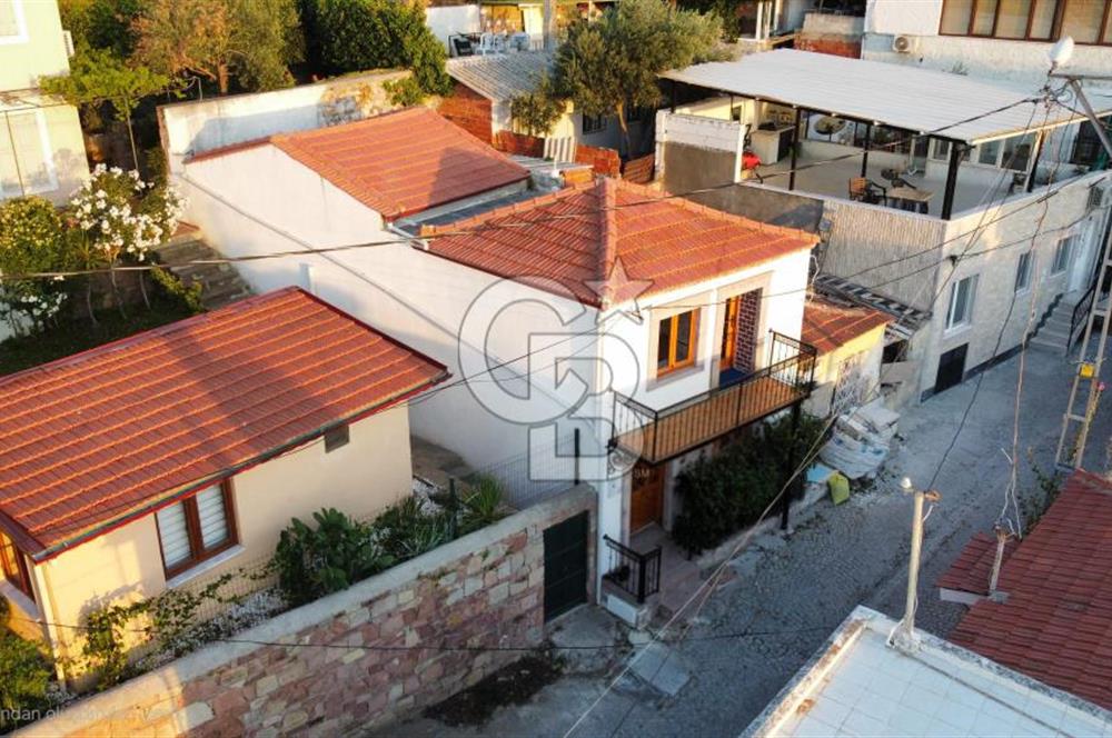 Ayvalık'ta Satılık Deniz Manzaralı Rum Evi