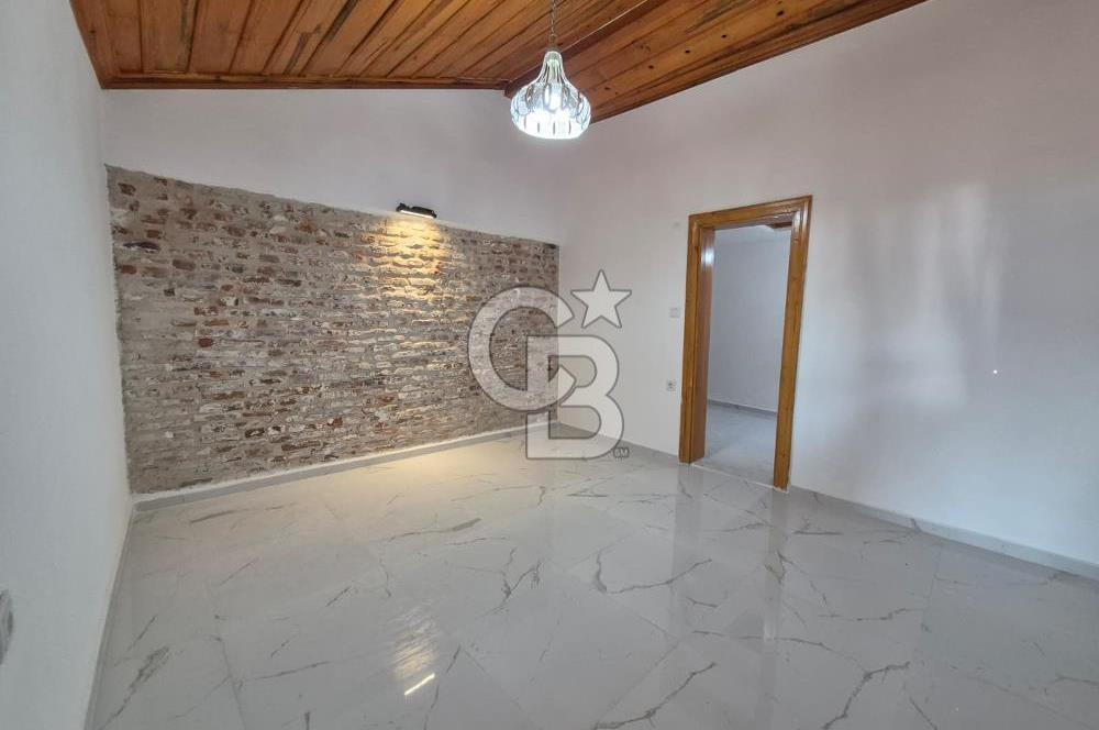 Ayvalık'ta Satılık Deniz Manzaralı Rum Evi