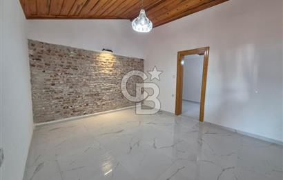 Ayvalık'ta Satılık Deniz Manzaralı Rum Evi