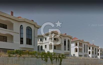 BEYSUKENT MAVİ LADİN SİTESİNDE SATILIK 5+2 VİLLA