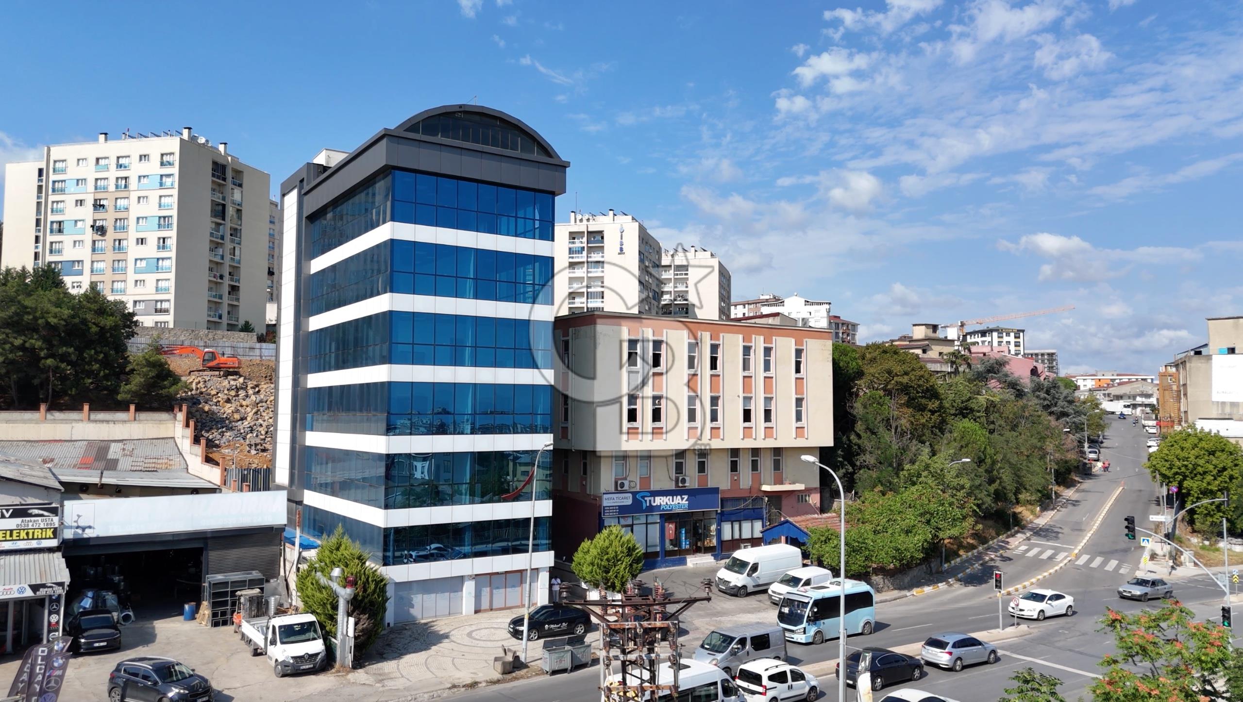 İstanbul Pendik Dolayoba'da Satılık 2000 m2 Komple Plaza