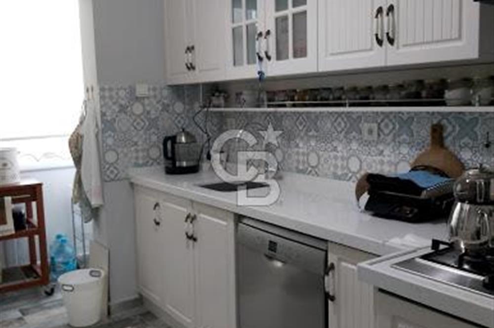 TUNUS CADDESİNİ KESEN GÜFTE CADDEDE SATILIK 3+1 DAİRE