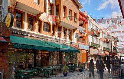 ÜSKÜDAR GASTRONOMİ SOKAĞINDA  5 KATLI TARİHİ SATILIK MÜLK 