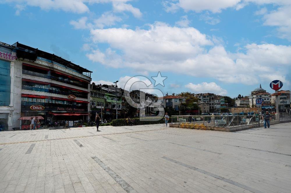 ÜSKÜDAR GASTRONOMİ SOKAĞINDA  5 KATLI TARİHİ SATILIK MÜLK 