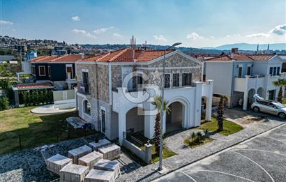 KUŞADASI STORİA DA BAGIMSIZ NATAMAM MÜSTAKİL VİLLA 5+2