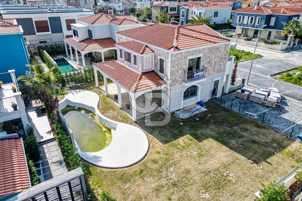 KUŞADASI STORİA DA BAGIMSIZ NATAMAM MÜSTAKİL VİLLA 5+2