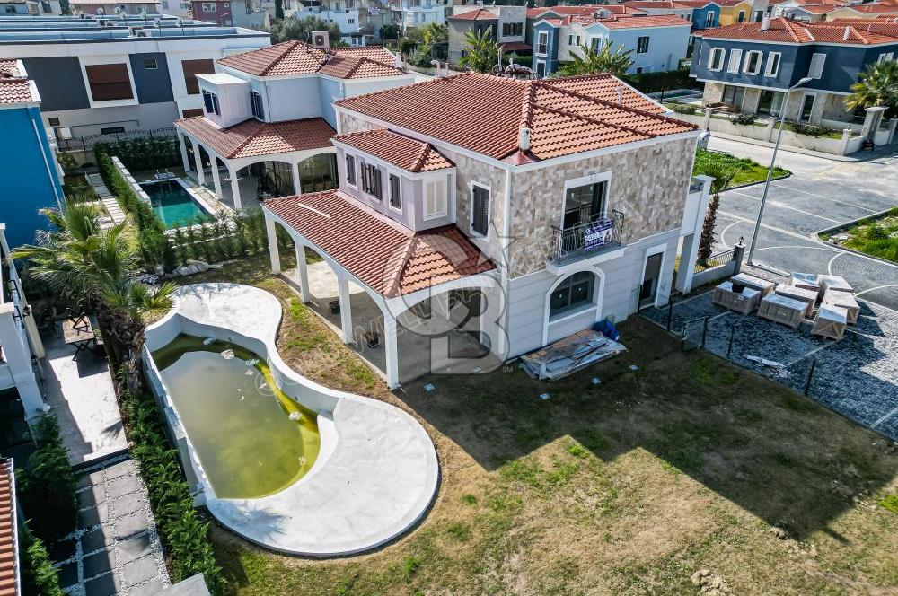 KUŞADASI STORİA DA BAGIMSIZ NATAMAM MÜSTAKİL VİLLA 5+2