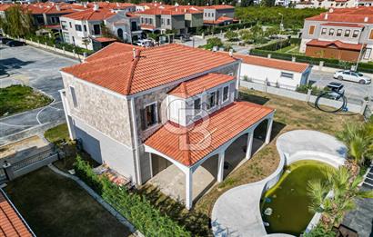 KUŞADASI STORİA DA BAGIMSIZ NATAMAM MÜSTAKİL VİLLA 5+2