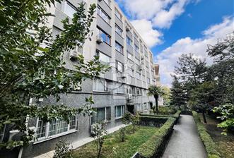 Beşiktaş Akaretlerde Nezih Lokasyonda Kiralık 4+1 Balkonlu Daire