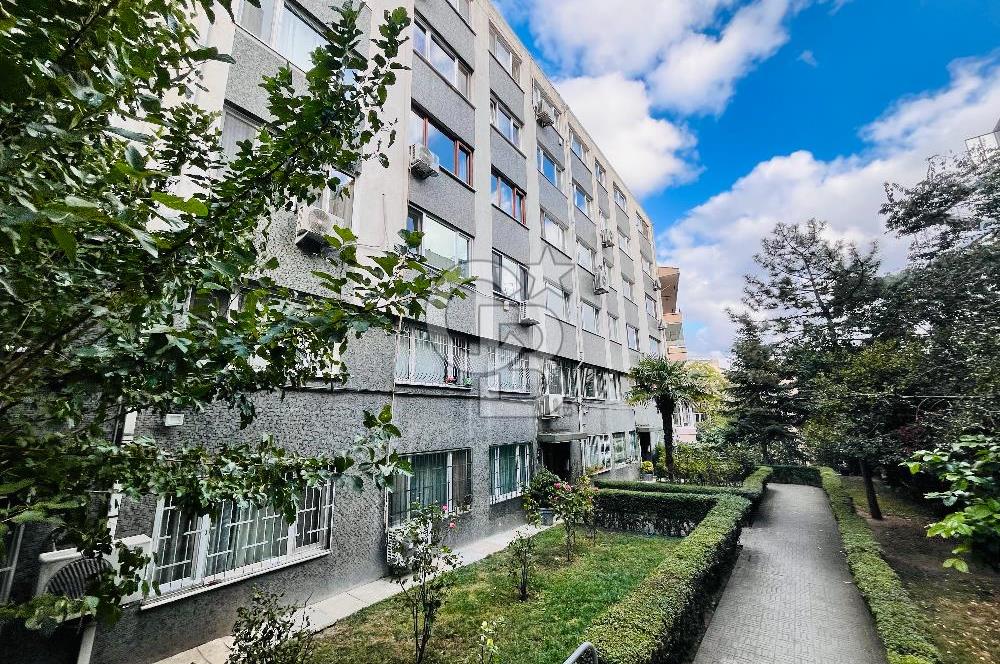 Beşiktaş Akaretlerde Nezih Lokasyonda Kiralık 4+1 Balkonlu Daire