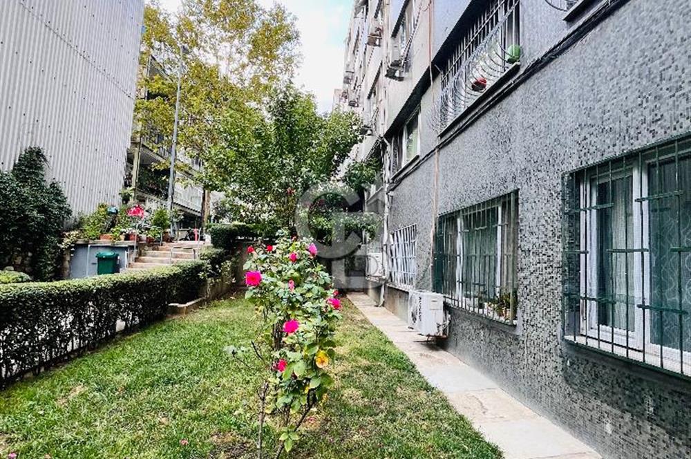 Beşiktaş Akaretlerde Nezih Lokasyonda Kiralık 4+1 Balkonlu Daire