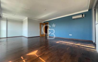 Acıbadem Cad.Üzeri Kısmi Deniz Manzara Teraslı Boş 4+1Dublex