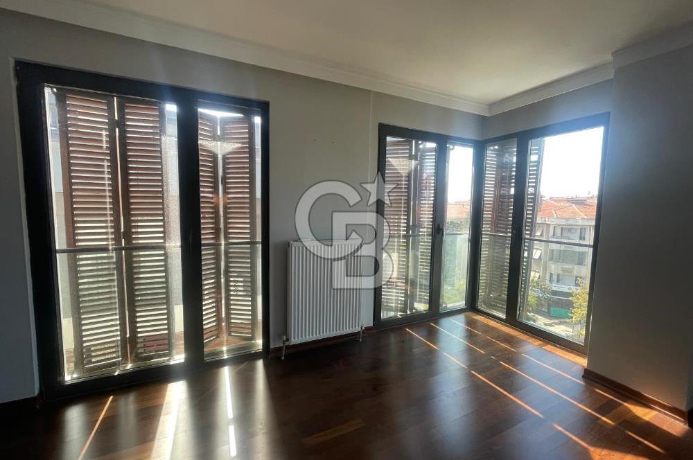 Acıbadem Cad.Üzeri Kısmi Deniz Manzara Teraslı Boş 4+1Dublex