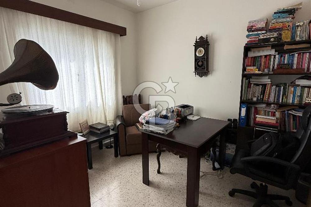 Gönyeli'de Ana Cadde Üzeri / Büyük Kiler Arkasında Satılık 3+1 Daireler !!!