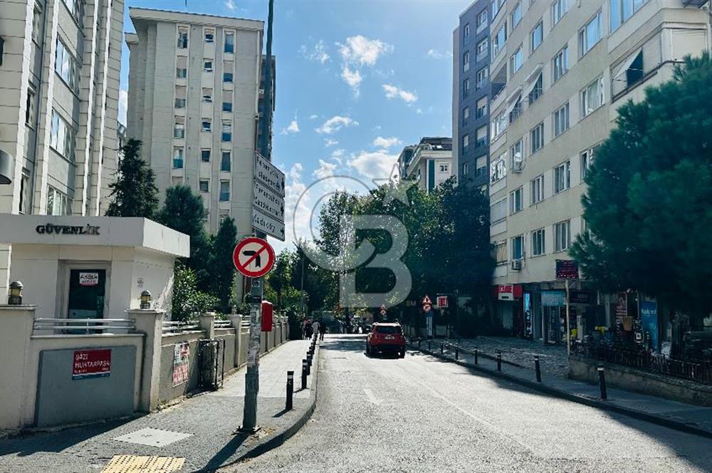 FENERYOLUNDA KÖŞE BİNADA KONUMLU 3+1 ÇİFT BALKONLU 120m2 NET
