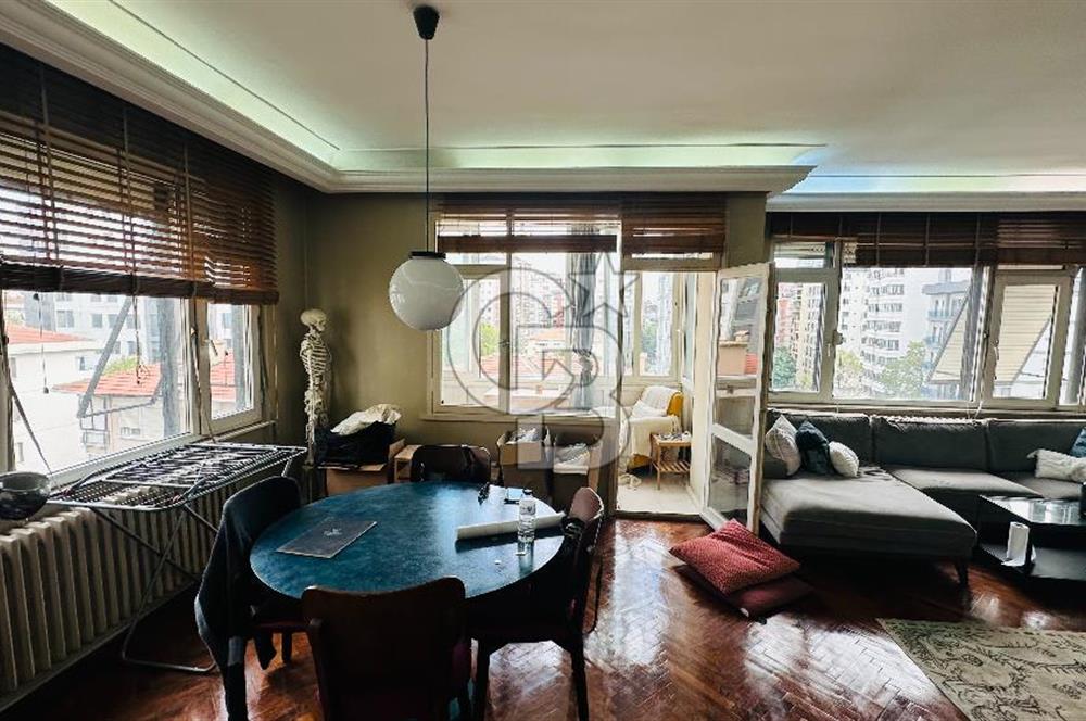 FENERYOLUNDA KÖŞE BİNADA KONUMLU 3+1 ÇİFT BALKONLU 120m2 NET