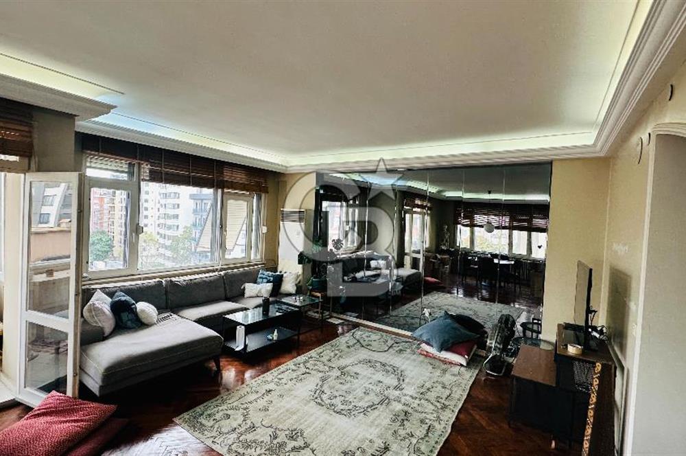FENERYOLUNDA KÖŞE BİNADA KONUMLU 3+1 ÇİFT BALKONLU 120m2 NET