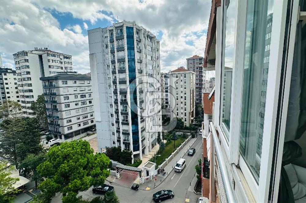 FENERYOLUNDA KÖŞE BİNADA KONUMLU 3+1 ÇİFT BALKONLU 120m2 NET