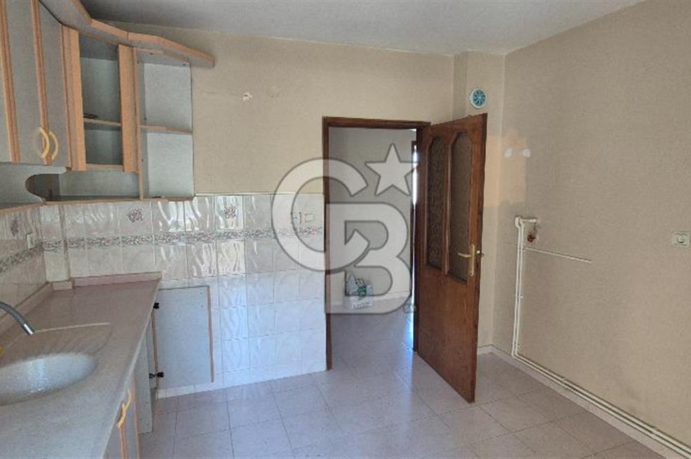 RAHMİ KULA ANADOLU LİSESİ ARKASI MERKEZİ KONUMDA KİRALIK DAİRE