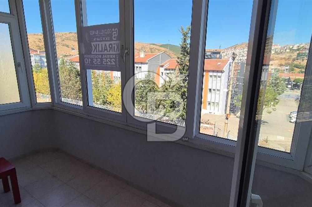 RAHMİ KULA ANADOLU LİSESİ ARKASI MERKEZİ KONUMDA KİRALIK DAİRE