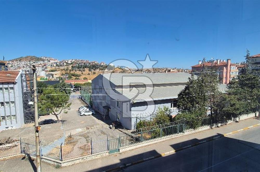 RAHMİ KULA ANADOLU LİSESİ ARKASI MERKEZİ KONUMDA KİRALIK DAİRE