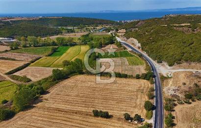 ÇANAKKALE BİGA KEMER DE YOLA CEPHE SATILIK TARLA