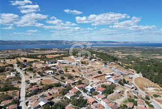 ÇANAKKALE KANGIRLI KÖYÜ KÖY İÇİ İMARLI SATILIK ARSA
