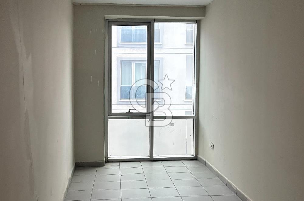 BAĞCILAR İNÖNÜ MAHALLESİ SATILIK 650 M2 OFİS KATI