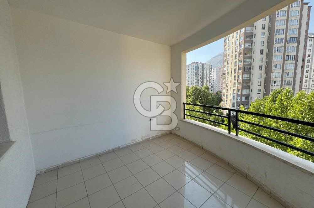 EFEKENT SİTESİNDE GENİŞ AİLELER İÇİN İDEAL 4+1 DAİRE
