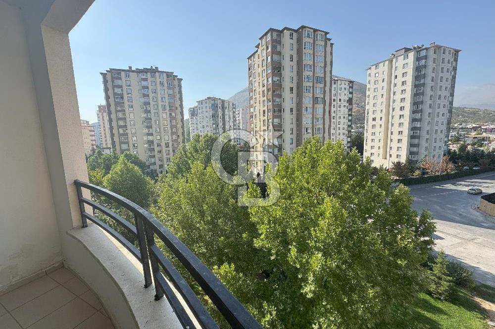 EFEKENT SİTESİNDE GENİŞ AİLELER İÇİN İDEAL 4+1 DAİRE