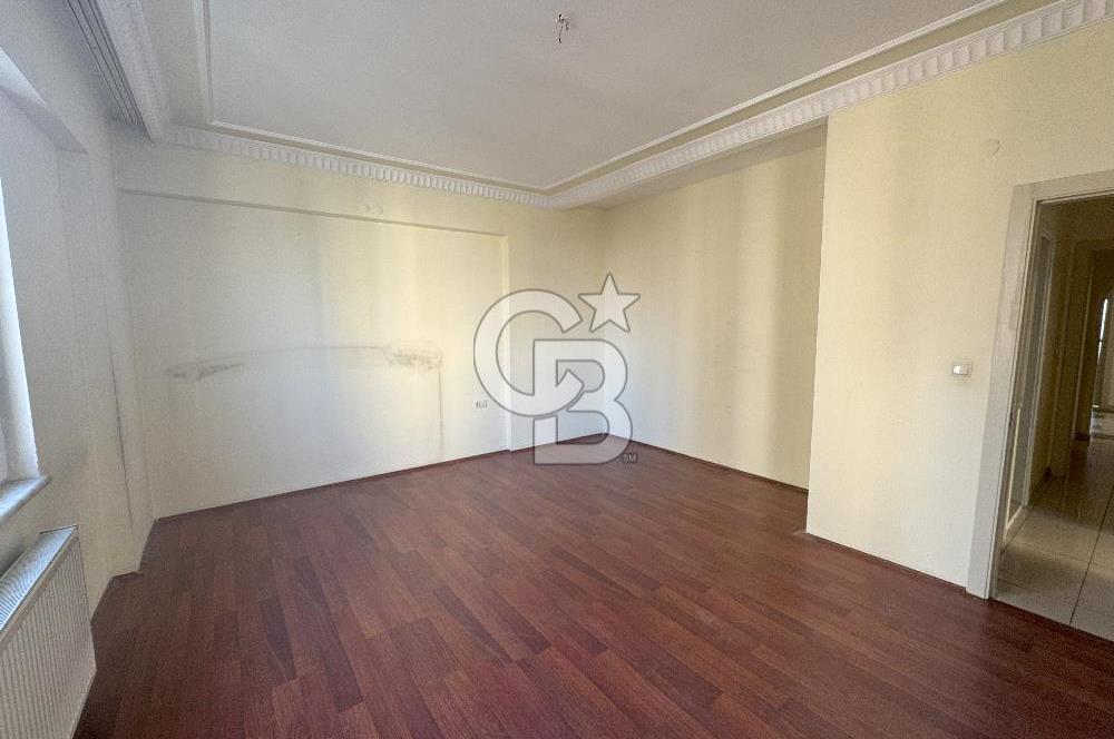 EFEKENT SİTESİNDE GENİŞ AİLELER İÇİN İDEAL 4+1 DAİRE