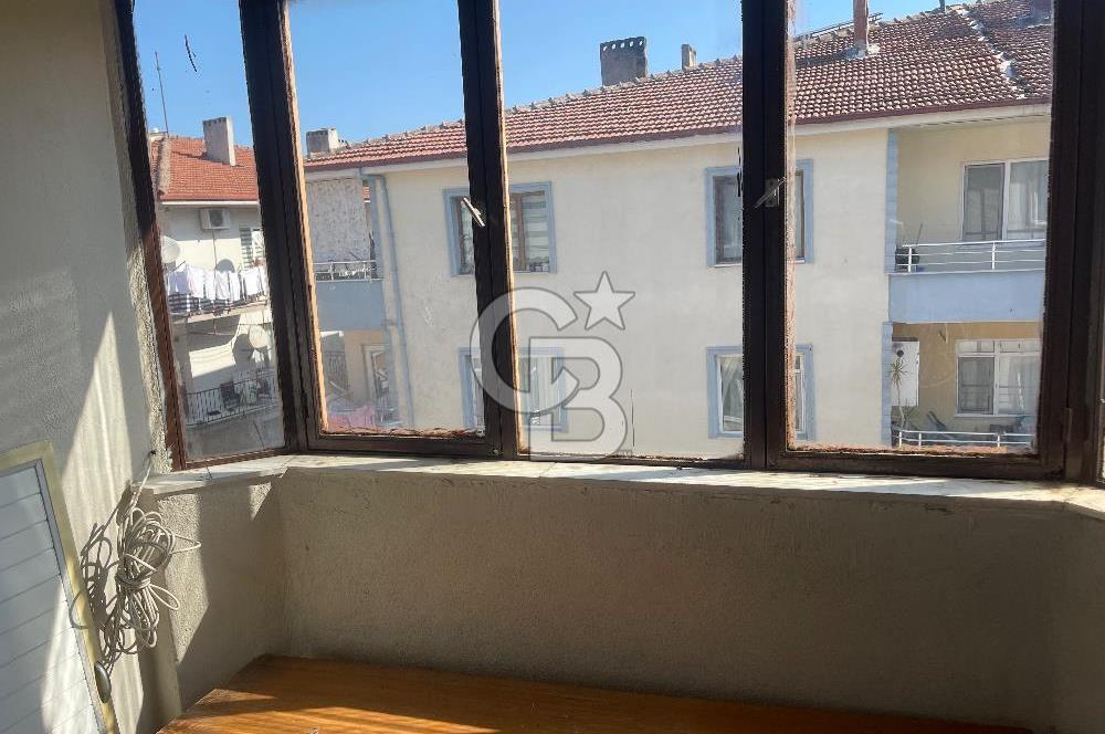 FEVZİÇAKMAK MAHALLESİ ÖĞRENCİYE KİRALIK EŞYALI 2+1 DAİRE!​