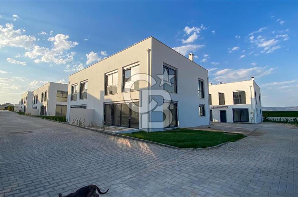 CB CITY' DEN YAŞAMKENTTE SATILIK 4+1 HAVUZLU VİLLA