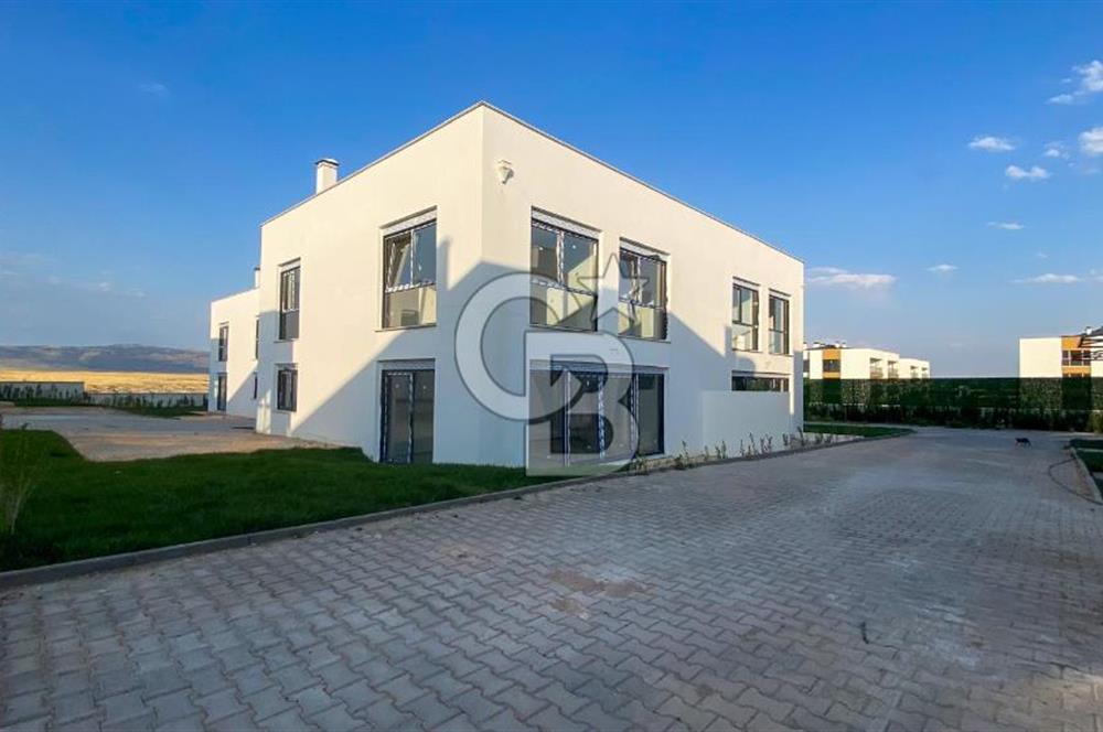 CB CITY' DEN YAŞAMKENTTE SATILIK 4+1 HAVUZLU VİLLA