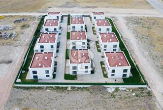 CB CITY' DEN YAŞAMKENTTE SATILIK 4+1 HAVUZLU VİLLA