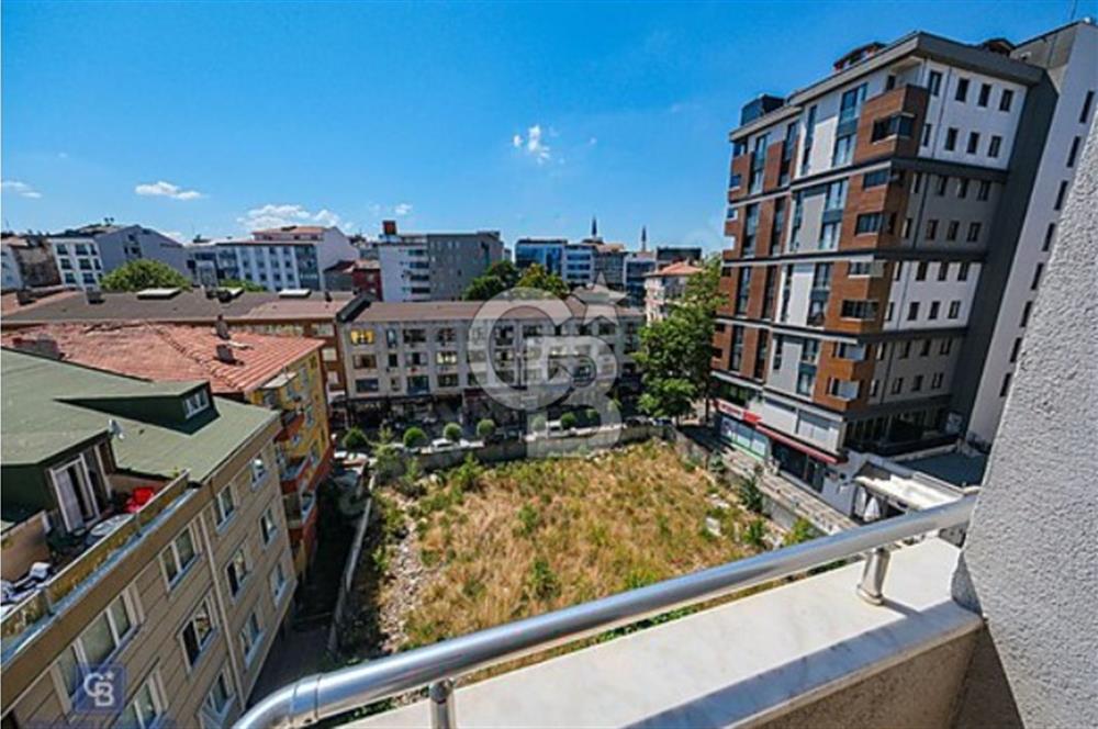 ALEMDAĞ CD METROYA 10 ADIM..MÜKEMMEL KONUMDA SİTE İÇİ OTOPARKLI.