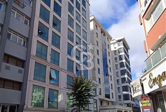 Mecidiyeköy'de prestijli plazada manzaralı ofis