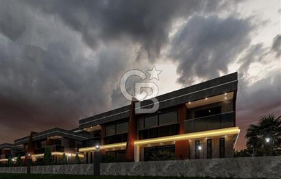 MERSİN ÇANKAYA KUYULUK’TA SATILIK 4+1 BAHÇELİ TRİPLEX VİLLA – GENİŞ TERASLI, OTOPARKLI, LÜKS SİTE İÇİNDE