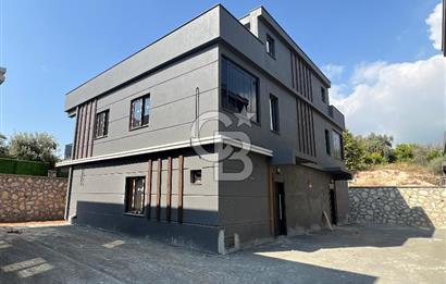 MERSİN ÇANKAYA KUYULUK’TA SATILIK 4+1 BAHÇELİ TRİPLEX VİLLA – GENİŞ TERASLI, OTOPARKLI, LÜKS SİTE İÇİNDE